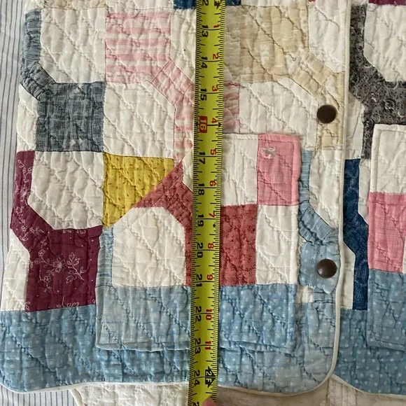 Handmade quilt vest. - Picture 3 of 8
